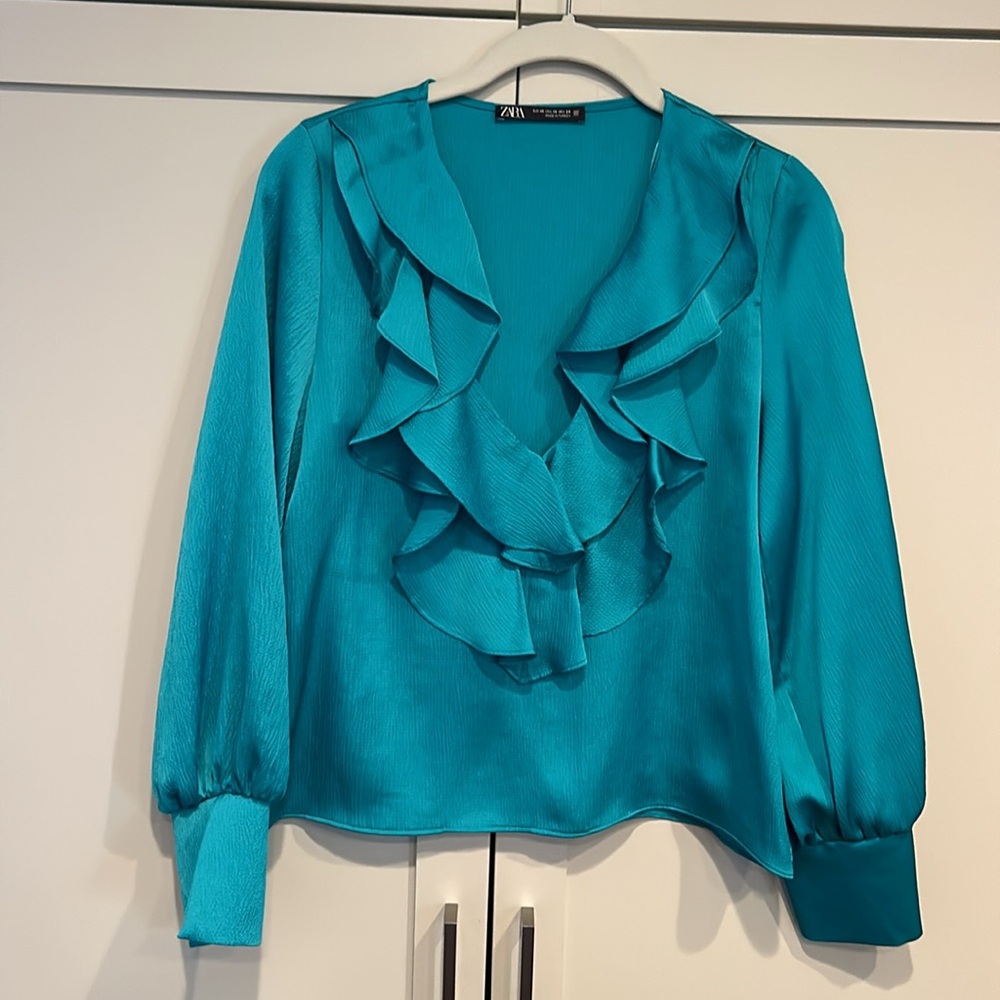 Zara Silk Long Sleeve Tops (3) - Picture 2 of 16